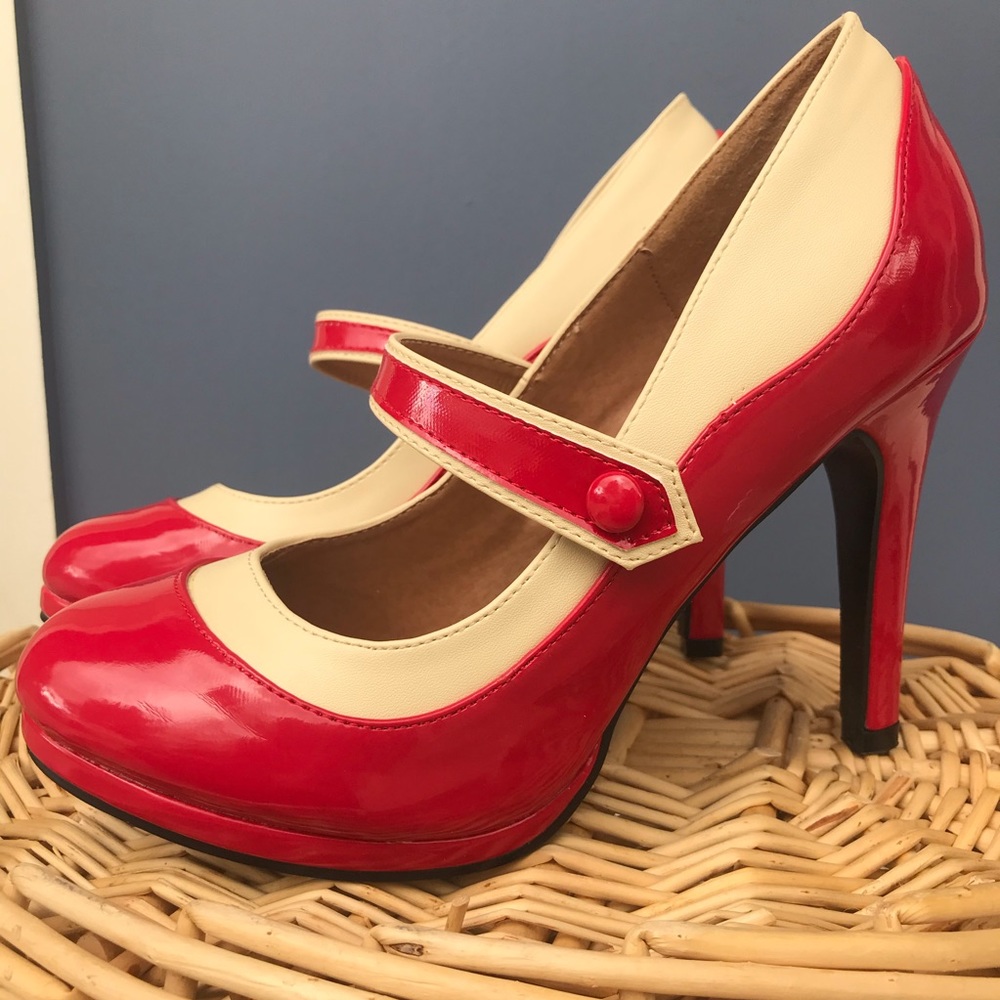 Vintage 1940s-1950s style Red Heels
